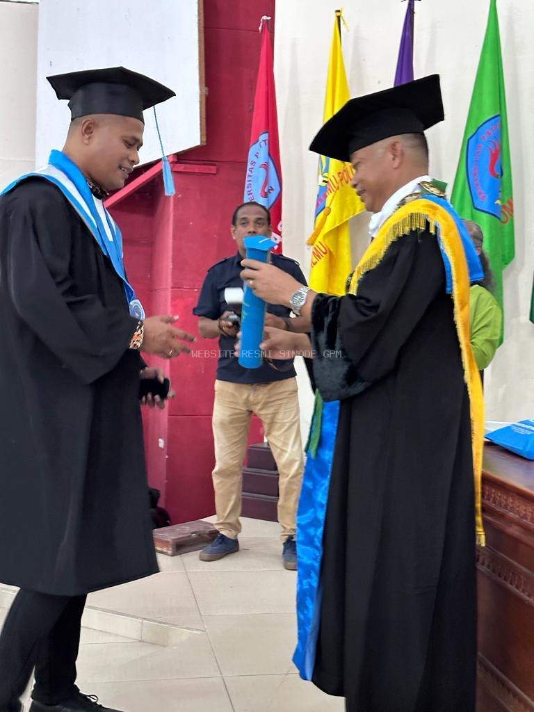 Satu Lagi Pendeta GPM Menerima Gelar Magister Dari Universitas Pattimura - Ambon